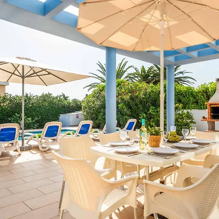 Ona Villa *